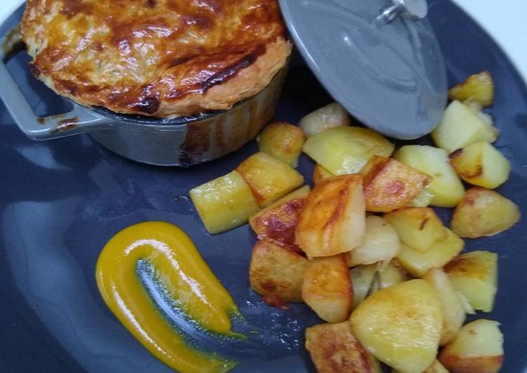 Recipe of Super Quick Homemade Chicken and Mushroom Pot Pie with Sautéed Potatoes