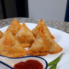 A picture of Aloo Samosa.