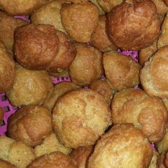 A picture of Curry balls.