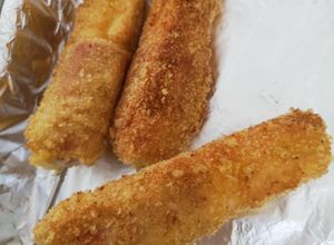 Une photo de Mozza et saucisse panure de curly