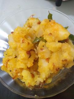 கிழங்கு பொடிமாஸ் kilangu podimas recipe in tamil செய்முறை முக்கிய புகைப்படம்