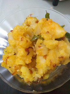 கிழங்கு பொடிமாஸ் kilangu podimas recipe in tamil செய்முறை முக்கிய புகைப்படம்