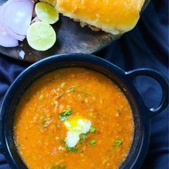 A picture of Restaurant style quick pavbhaji.
