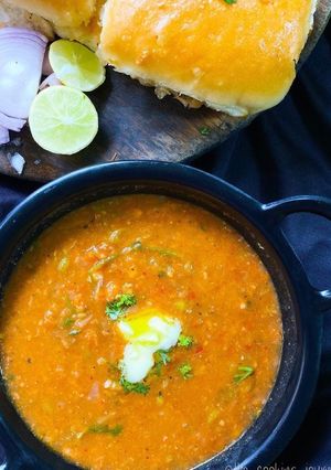 A picture of Restaurant style quick pavbhaji.