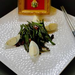 Pad tua Fakyao (Stir Fry Long beans) A picture of Pad tua Fakyao (Stir Fry Long beans).