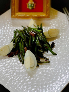A picture of Pad tua Fakyao (Stir Fry Long beans).