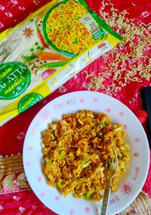 मैगी वेज फ्राई (Maggi Veg Fry recipe in Hindi) रेसिपी मुख्य फोटो