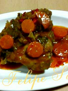 Una foto de Rabo de buey estofado con verduras