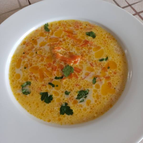 Gyors, olcsó, tejfölös sárgarépa leves