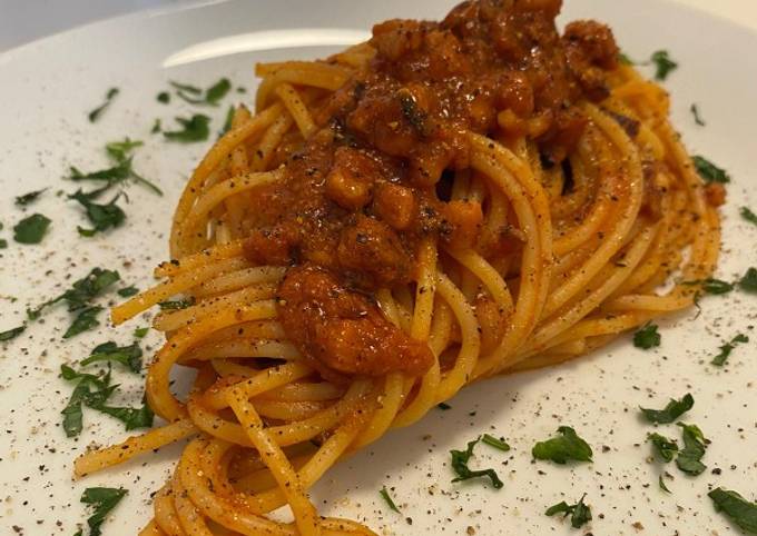 Spaghettoni con ragù di polpo