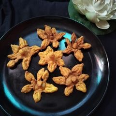 A picture of Lotus namkeen (Shingada flour).