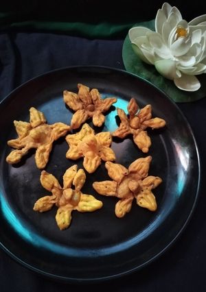 A picture of Lotus namkeen (Shingada flour).