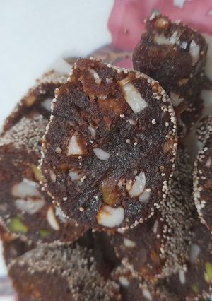 अंजीर रोल (Anjeer Roll recipe in Hindi) रेसिपी मुख्य फोटो