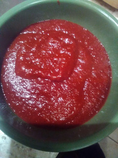 A picture of Red chile pepper sauce.