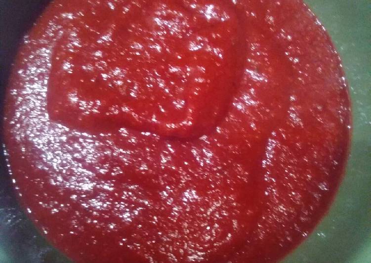 Red chile pepper sauce