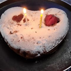 A picture of Eggless Red Velvet cake.