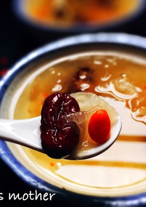 Hình của món Yến chưng kỷ tử, táo đỏ, tuyết nhĩ.