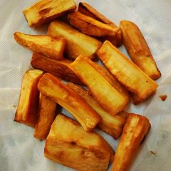 A picture of Deep Fried cassavas.