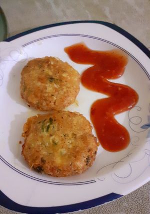 A picture of Alu chicken kabab.