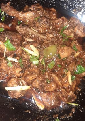 A picture of Chicken karahi in black pepper.