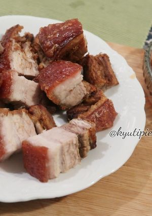 A picture of Crispy Pork Belly in Airfryer.