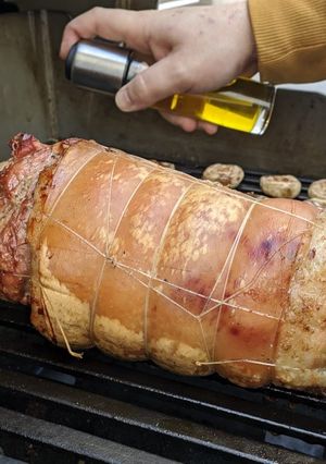 Una foto de Porchetta en barbacoa o horno