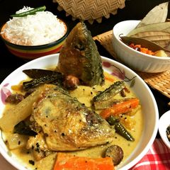 A picture of Ilish Macher Shukto.