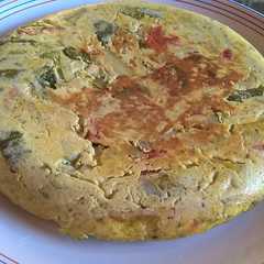 Una foto de Tortilla de la granja, sin fritar y deliciosa