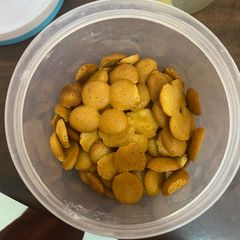 A picture of Coin biscuits.