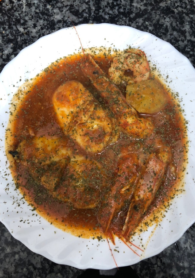 Una foto de 393. Suquet de rape y gambones (principal pescado)