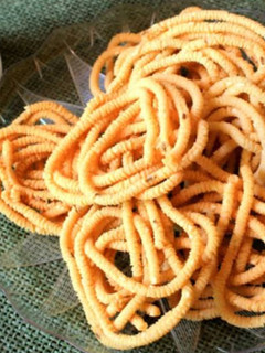 ரவா தேன் குழல் செய்முறை முக்கிய புகைப்படம்