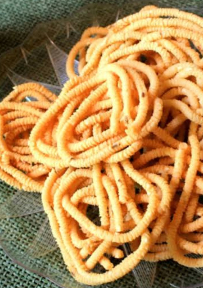 ரவா தேன் குழல் செய்முறை முக்கிய புகைப்படம்