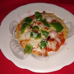 A picture of Garlic pizza paratha.