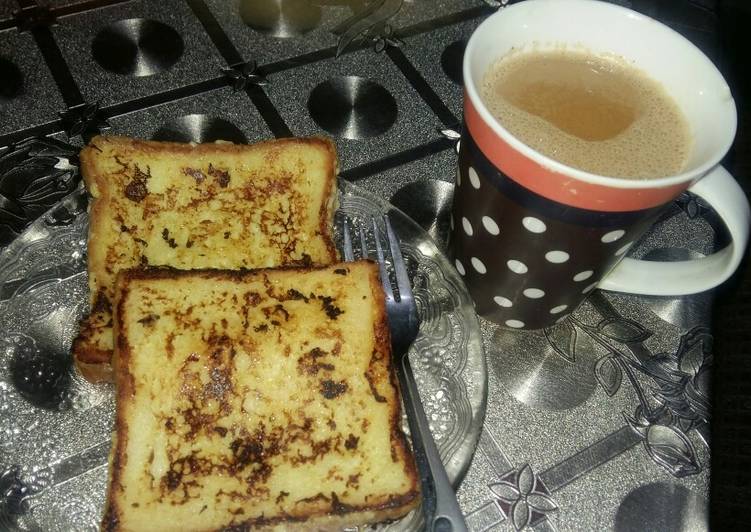 French toast with illaichi wali chai