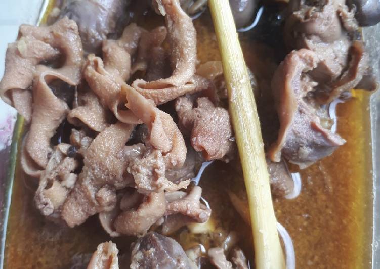 Semur jeroan ayam