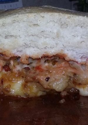 Una foto de Calzón relleno y masa para pizza