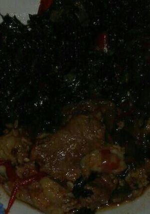 A picture of Stewed beef and kales.