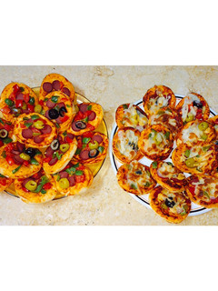 صورة لوصفة ميني بيتزا بعجينه هشه وطريه 🍕👌
