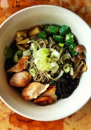 รูปของ Oriental Meal : บะหมี่ไก่ย่างซุปดำ