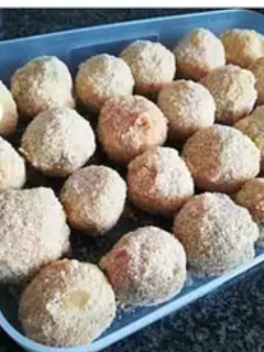 A picture of Crispy veggie balls.