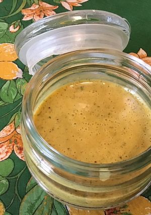 Une photo de Sauce salade à la mangue et épices