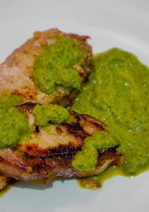 Una foto de Lomito de cerdo con salsa verde