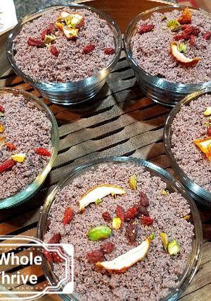 A picture of 黑米糕 Steamed Black Rice Cake.