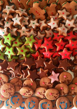 Una foto de Galletas de jengibre y miel (Galletas de Navidad)