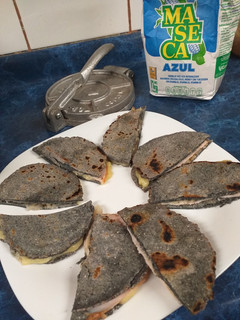 Una foto de Quesadillas con Maseca Azul 🇮🇹