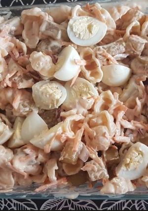 Una foto de Ensalada de huevos de gallina Guinea