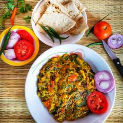 A picture of Palak Baingan Bharta.