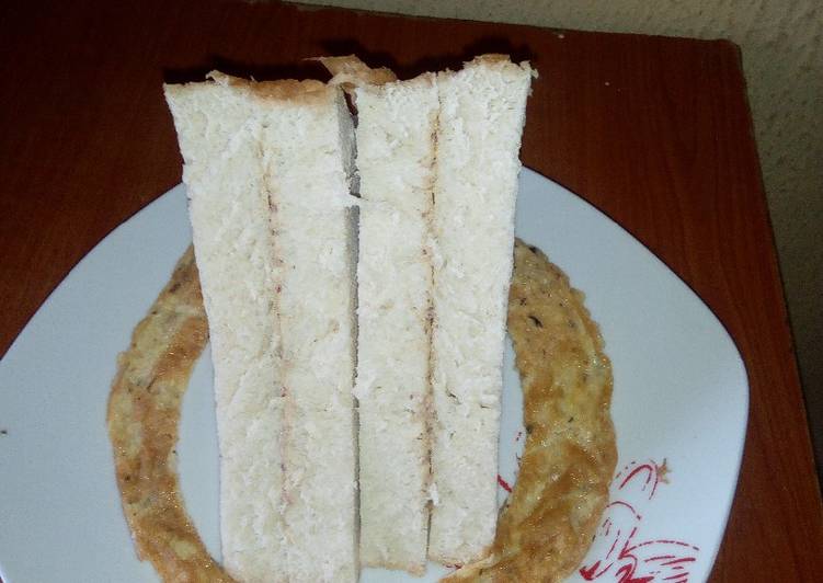 Recipe of Yummy Sandwich and fried eggs