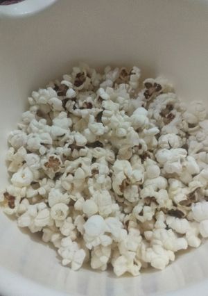 A picture of Popcorn fast and easy.