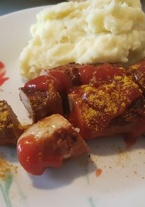 Φωτογραφία της συνταγής Currywurst με πουρέ